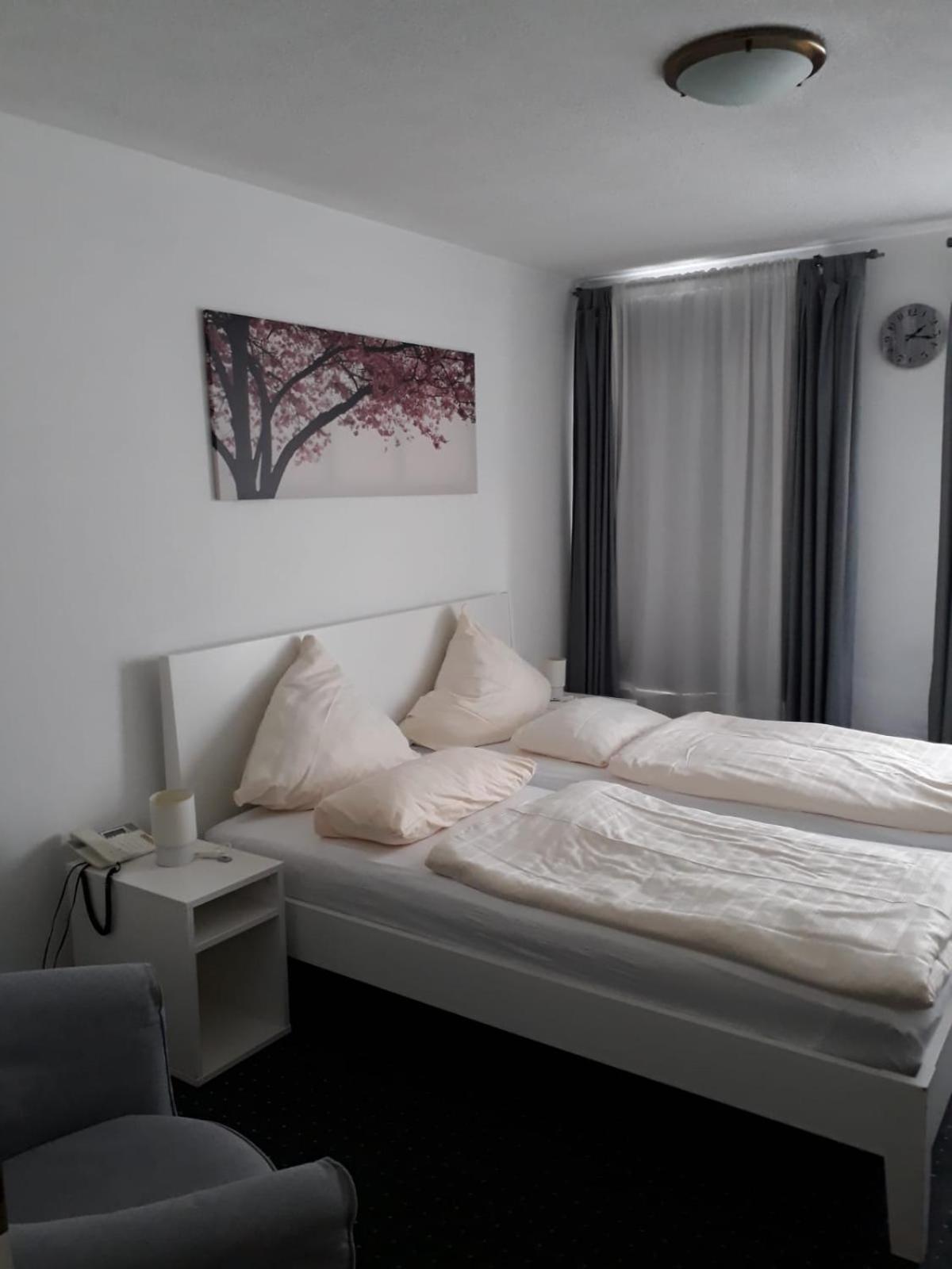 Hotel Restaurant Adria Kroatien Bad Ems Dış mekan fotoğraf